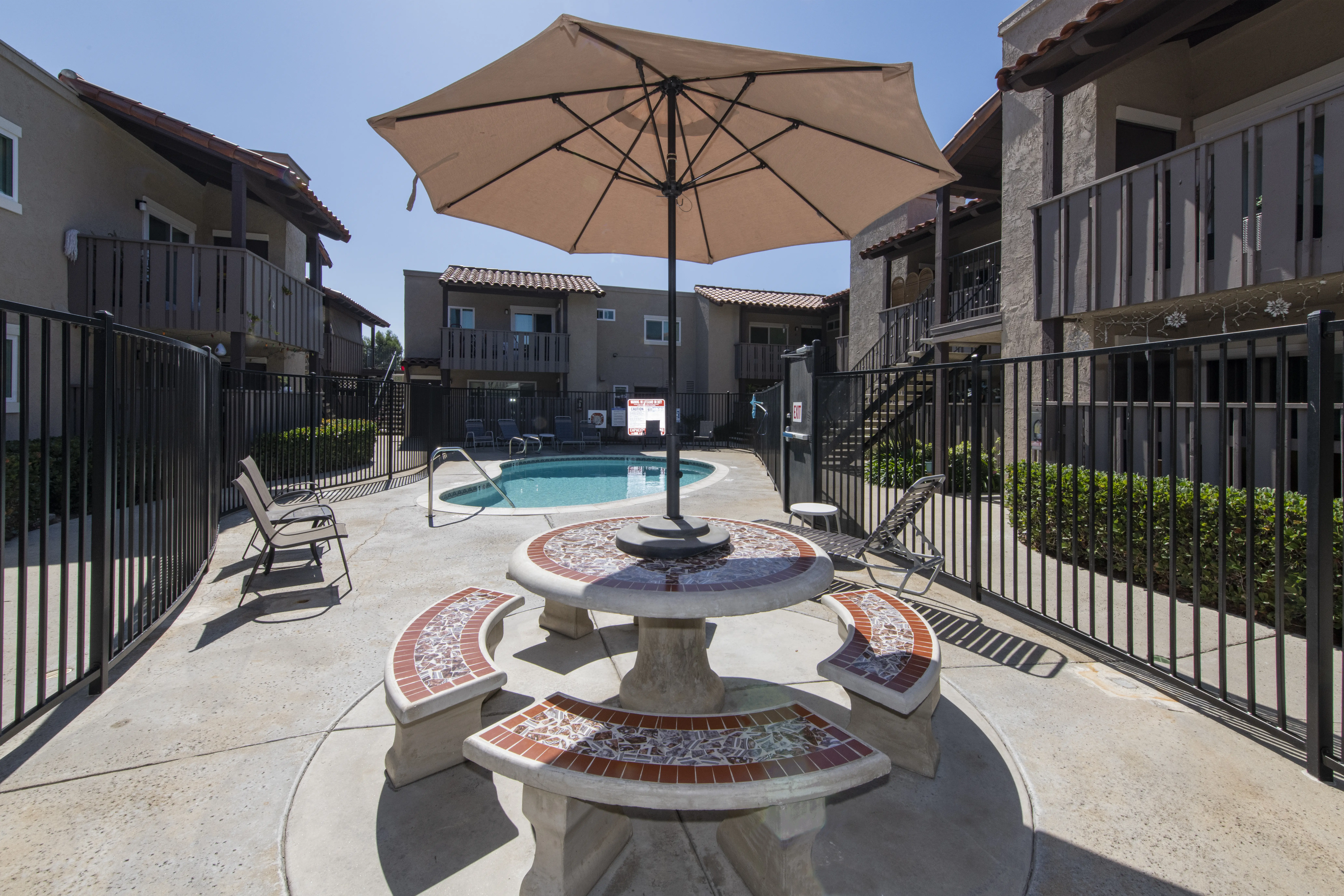 212 Palomar_Exterior_Pool_3