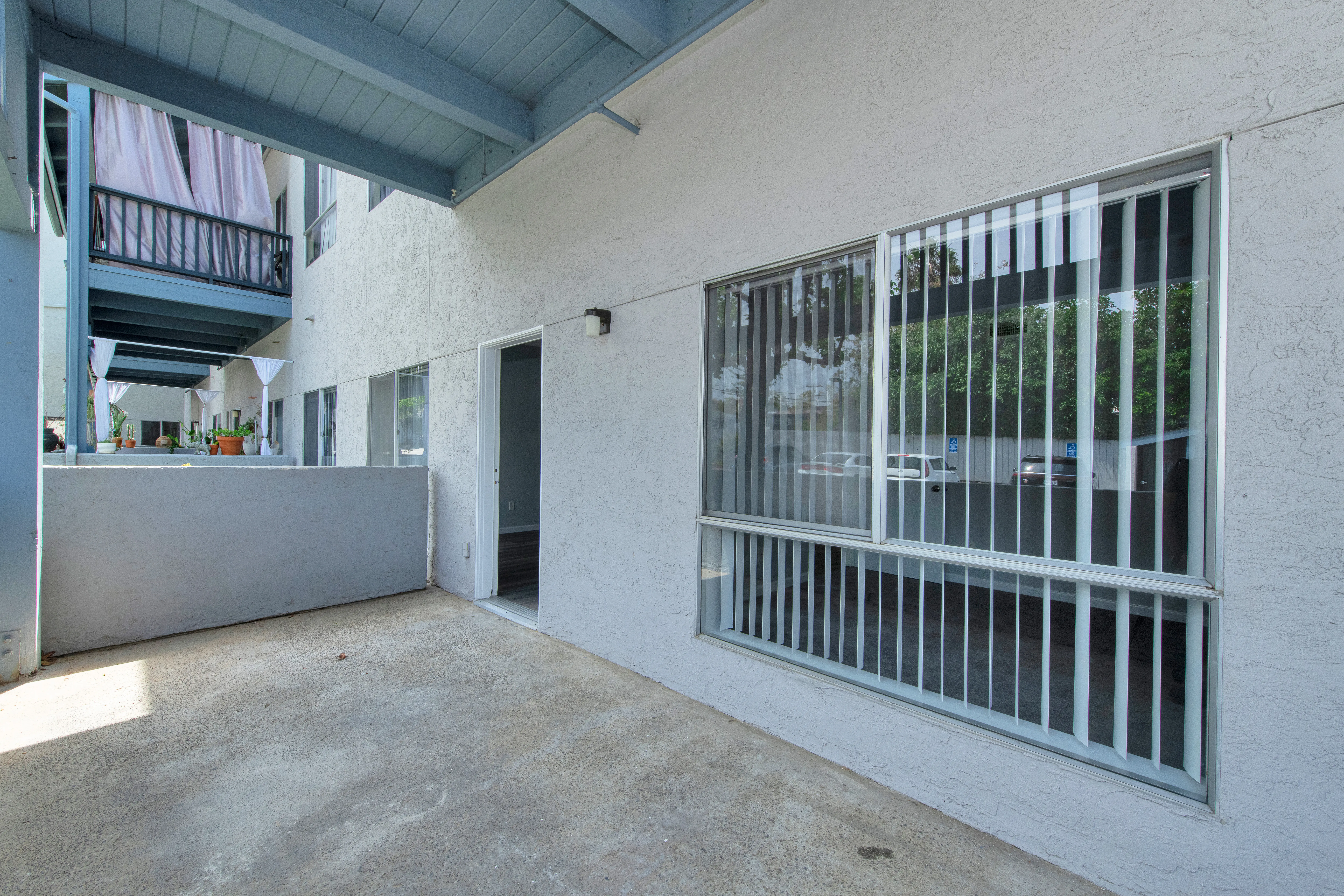 2B-2BA_Patio_2-EDITED