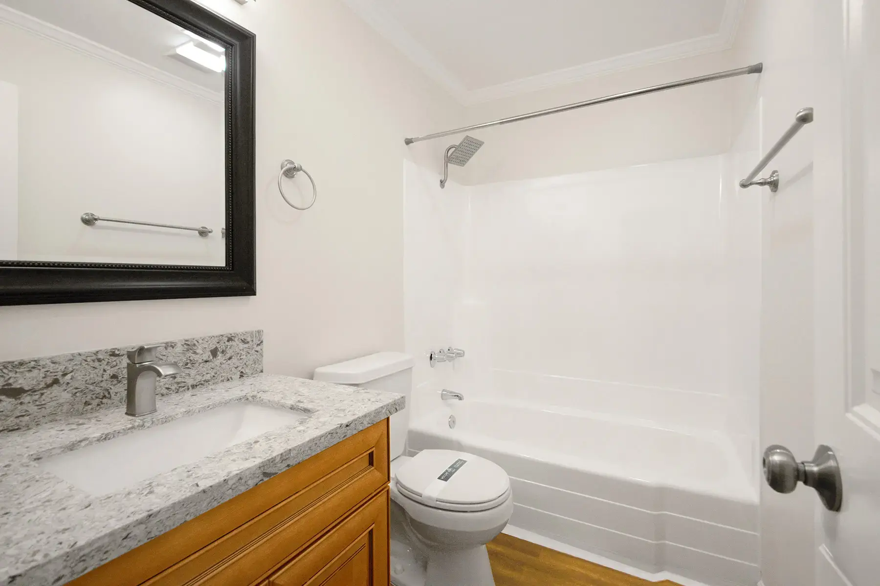 Alabama 2br 1_5ba bathroom_DSC_0025-EDITED