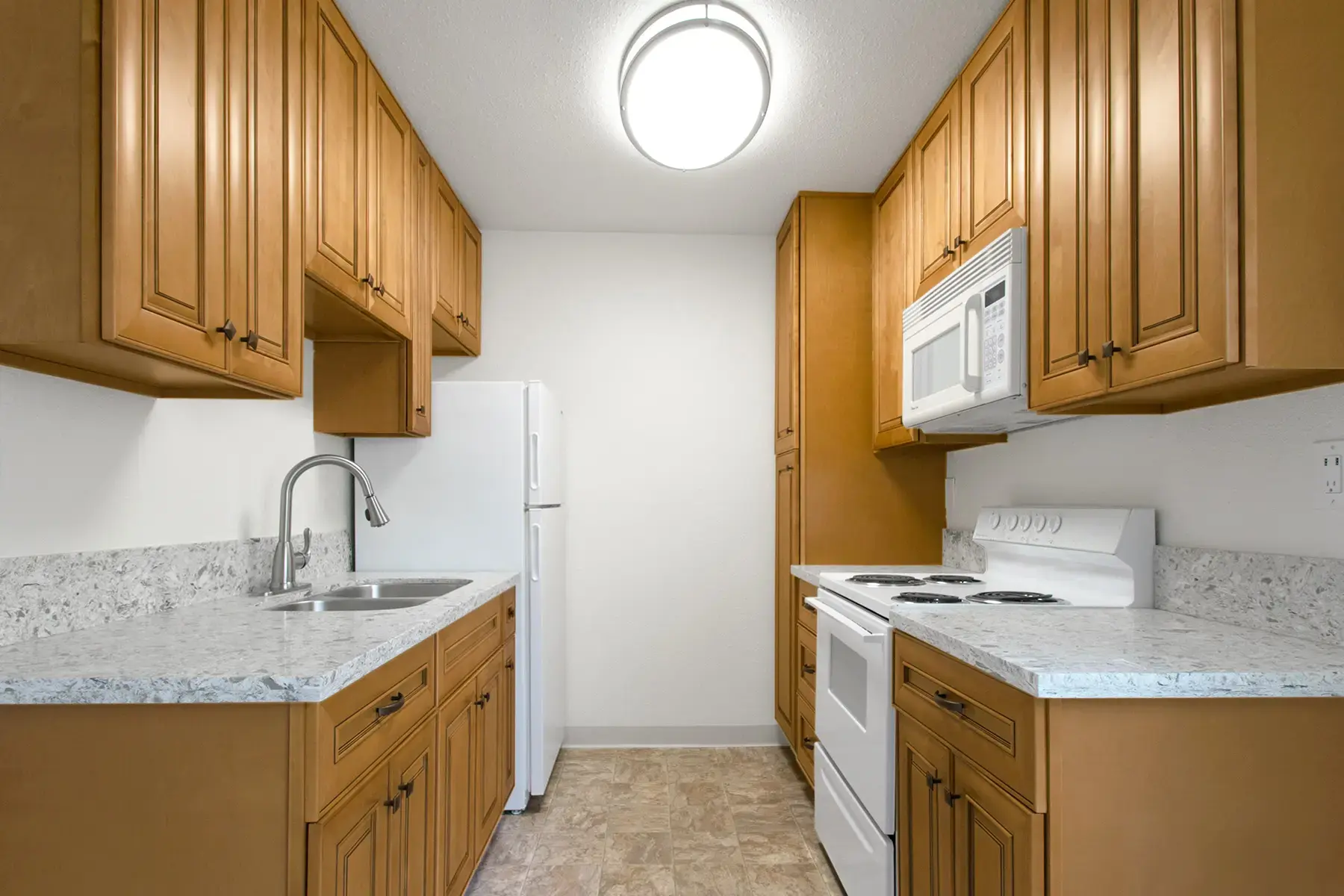 Alabama 3722 1br 1ba kitchen_DSC_0051-EDITED