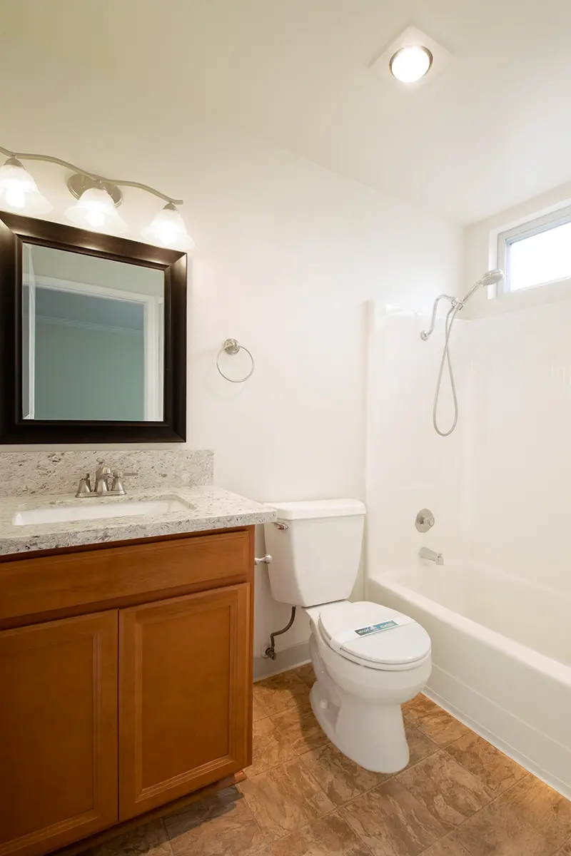 Alabama Junior 1br bathroom_DSC_0005-EDITED