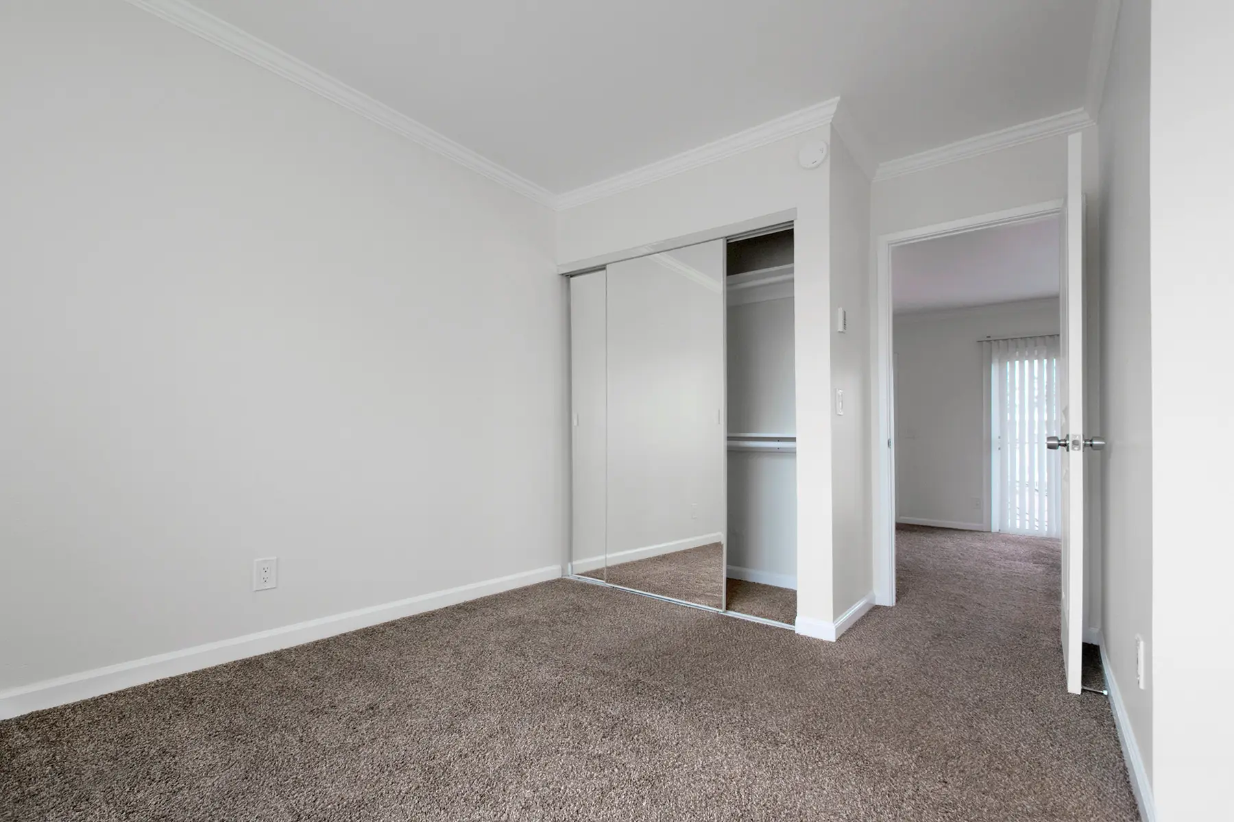 Alabama Junior 1br bedroom looking toward livingroom_DSC_0030-EDITED