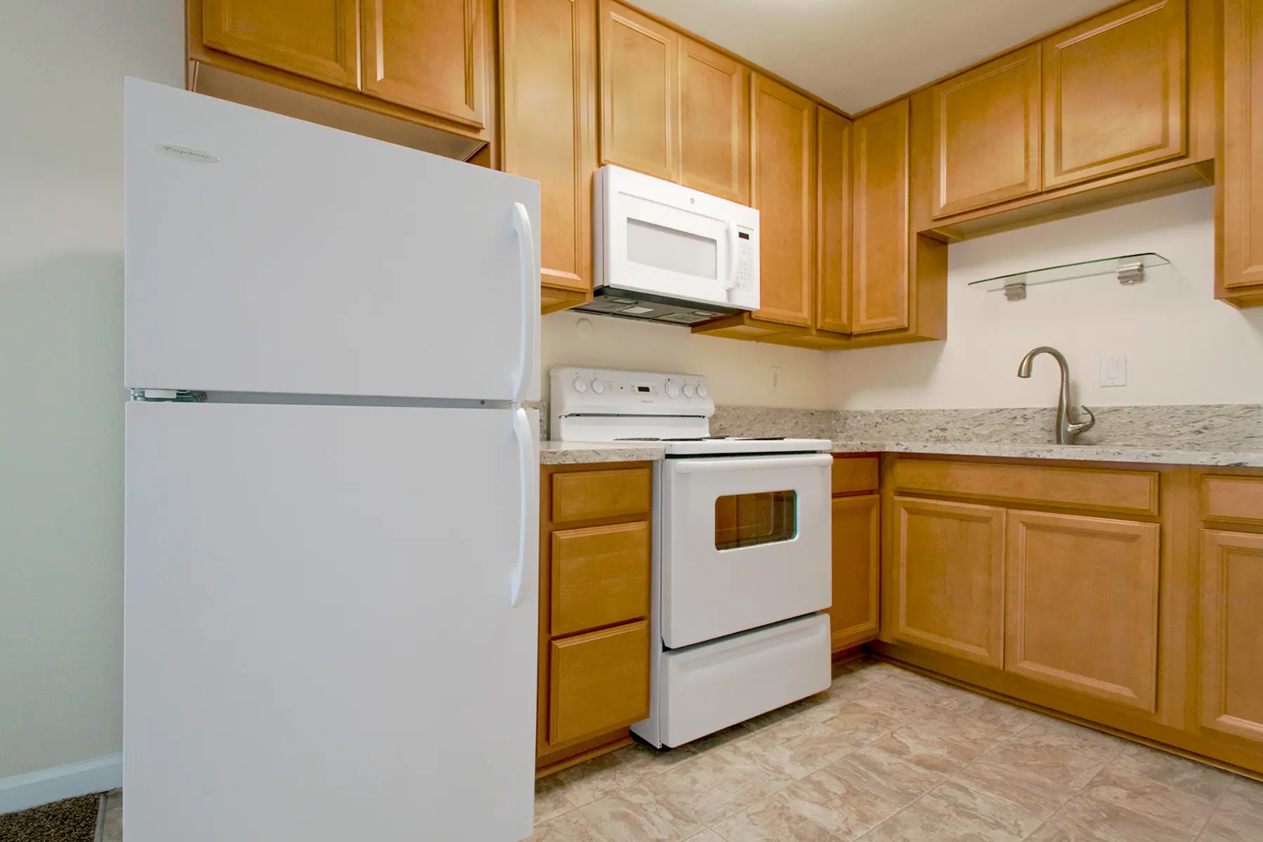 Alabama Junior 1br kitchen_NEW_DSC_0027-EDITED