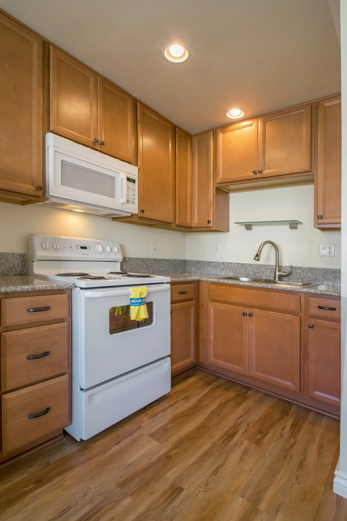 Alabama studio 211 kitchen vert_DSC_0207-EDITED
